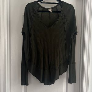 Free People Green long sleeve stretch Henley